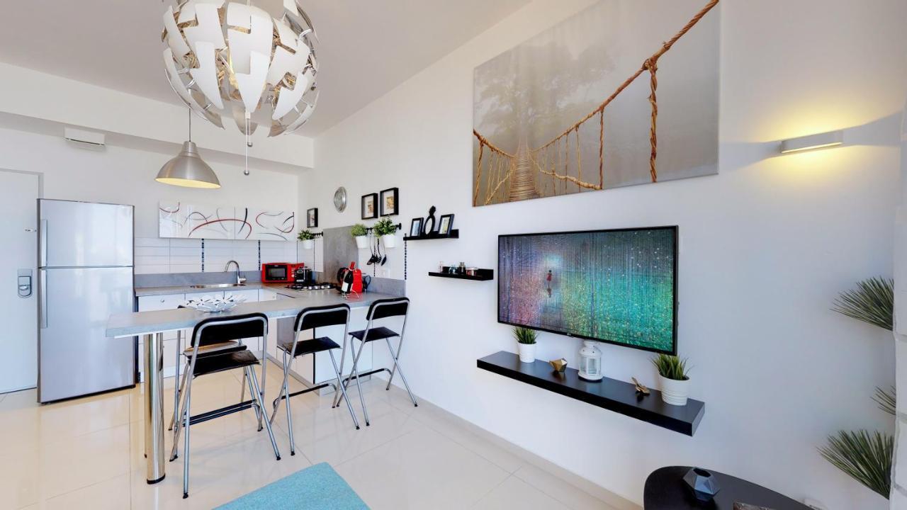 Stylish 1Br Flat For 4 Ppl In Allenby By Holyguest Τελ Αβίβ Εξωτερικό φωτογραφία