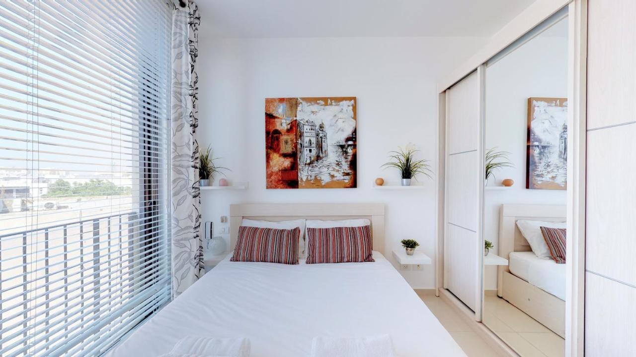 Stylish 1Br Flat For 4 Ppl In Allenby By Holyguest Τελ Αβίβ Εξωτερικό φωτογραφία